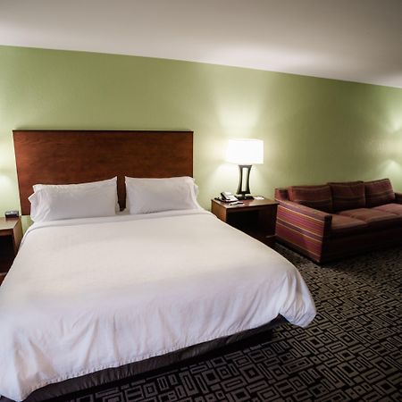 Holiday Inn Express Hickory - Hickory Mart By Ihg Bagian luar foto