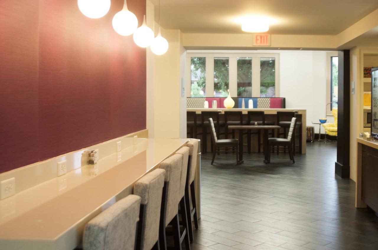 Holiday Inn Express Hickory - Hickory Mart By Ihg Bagian luar foto