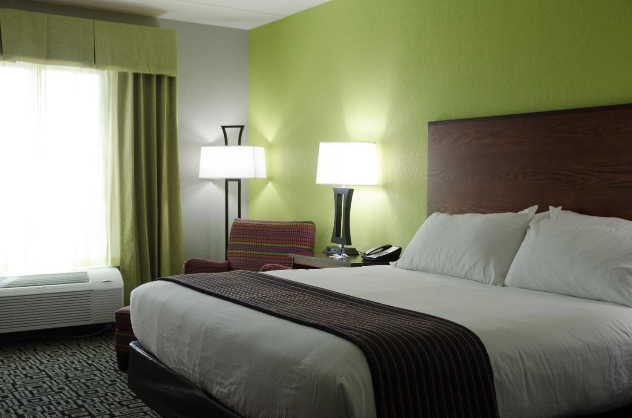 Holiday Inn Express Hickory - Hickory Mart By Ihg Bagian luar foto