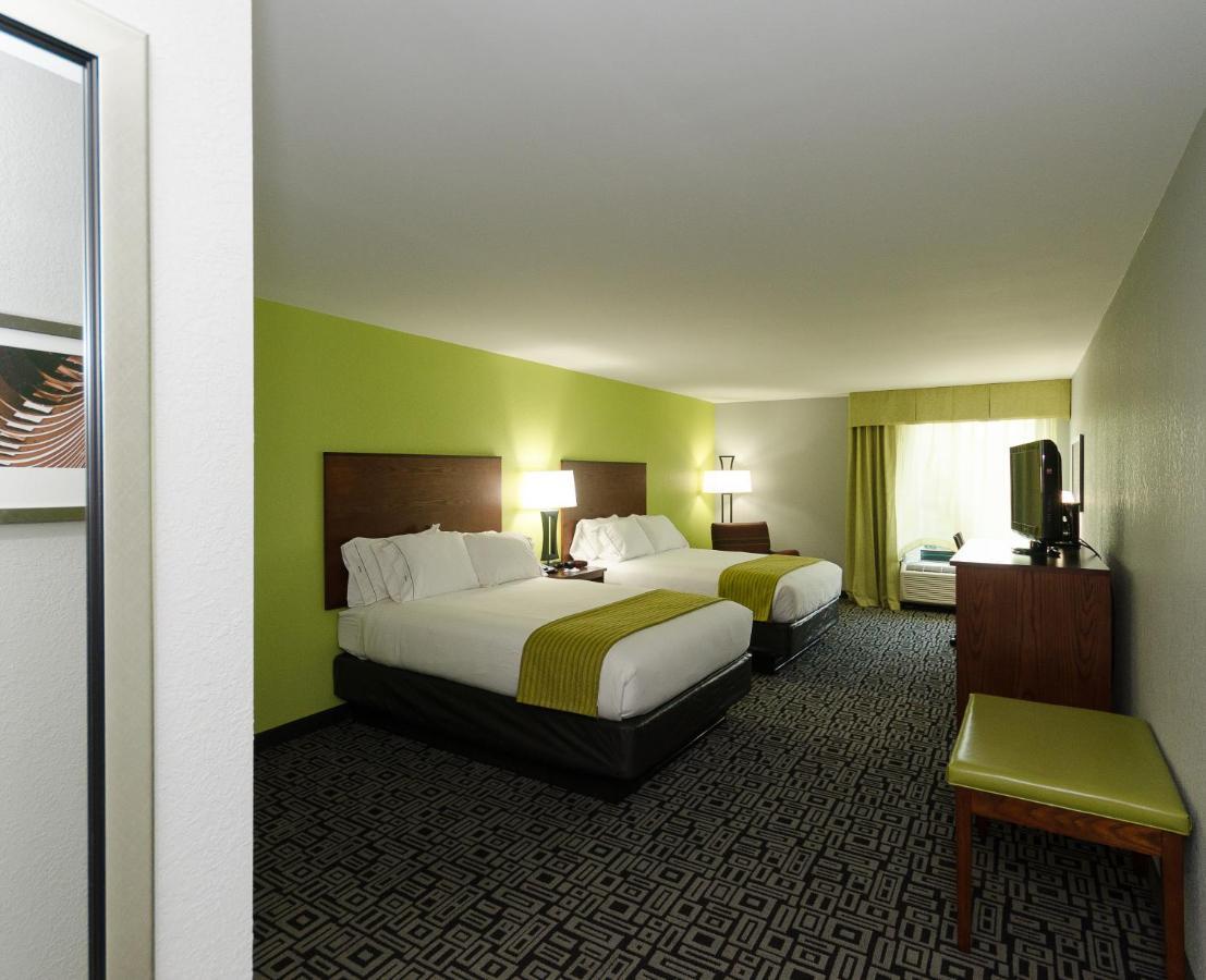 Holiday Inn Express Hickory - Hickory Mart By Ihg Bagian luar foto
