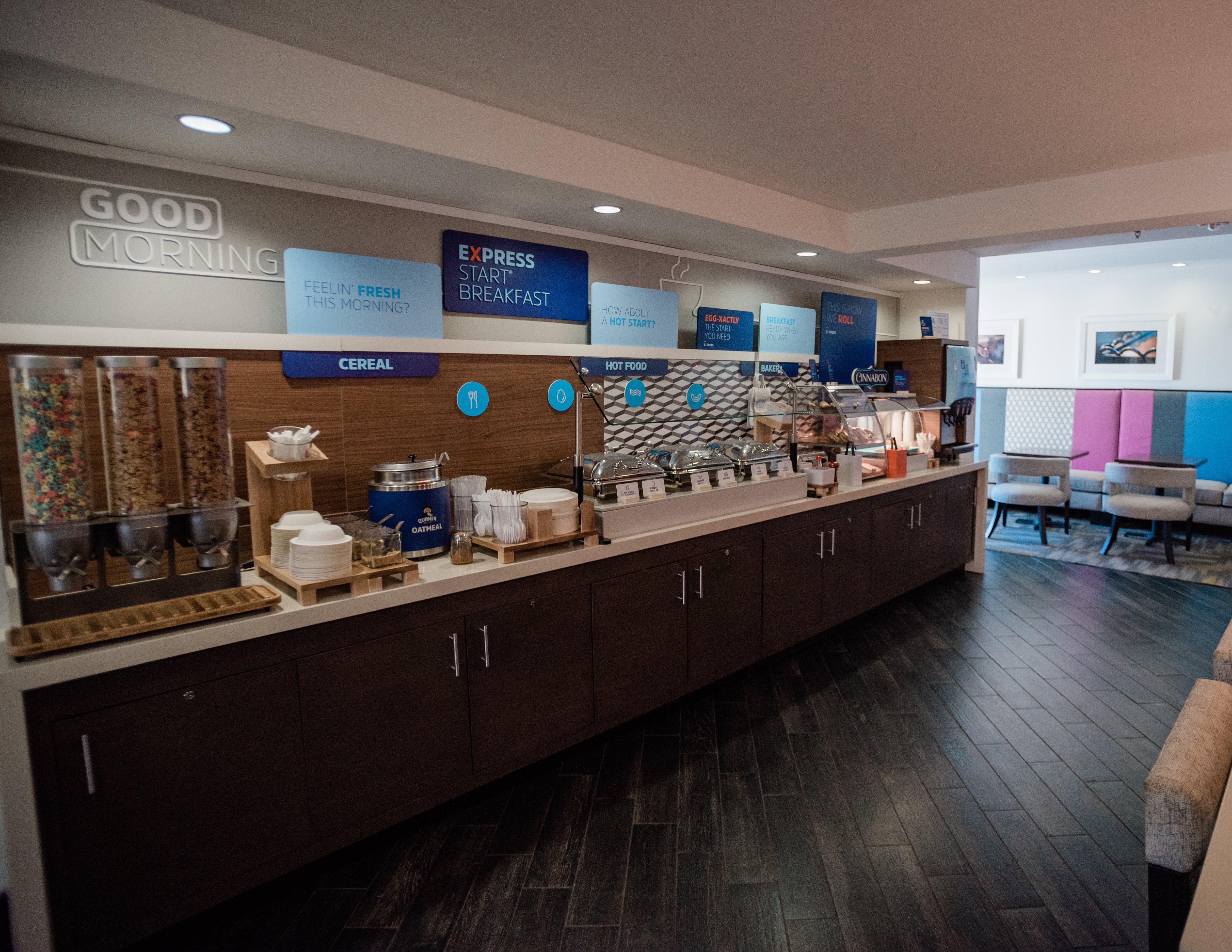 Holiday Inn Express Hickory - Hickory Mart By Ihg Bagian luar foto