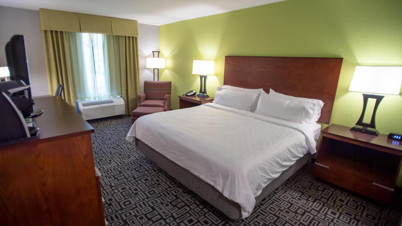 Holiday Inn Express Hickory - Hickory Mart By Ihg Bagian luar foto